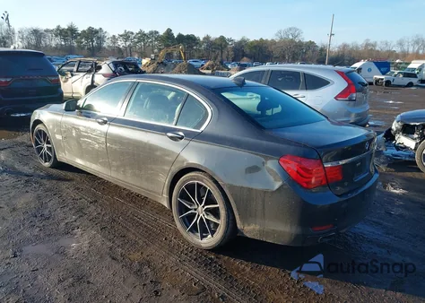 2010 BMW 750Li xDrive z USA, uszkodzony, nr VIN WBAKC8C57ACY68872